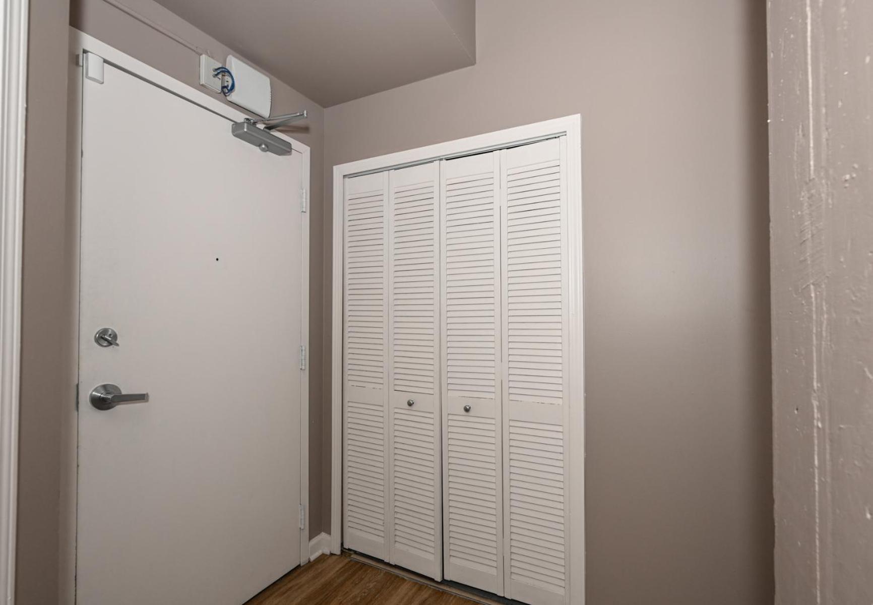 2 Bath Prkg+Gym+Sauna Perk Plaza +30 Day Cleveland Eksteriør bilde