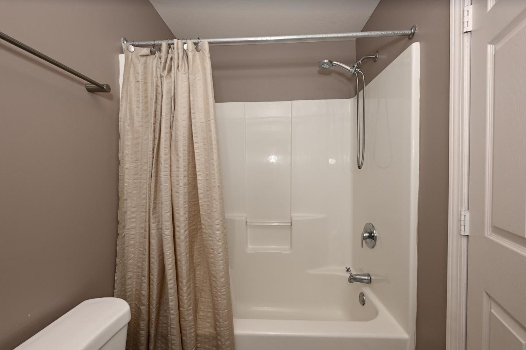 2 Bath Prkg+Gym+Sauna Perk Plaza +30 Day Cleveland Eksteriør bilde