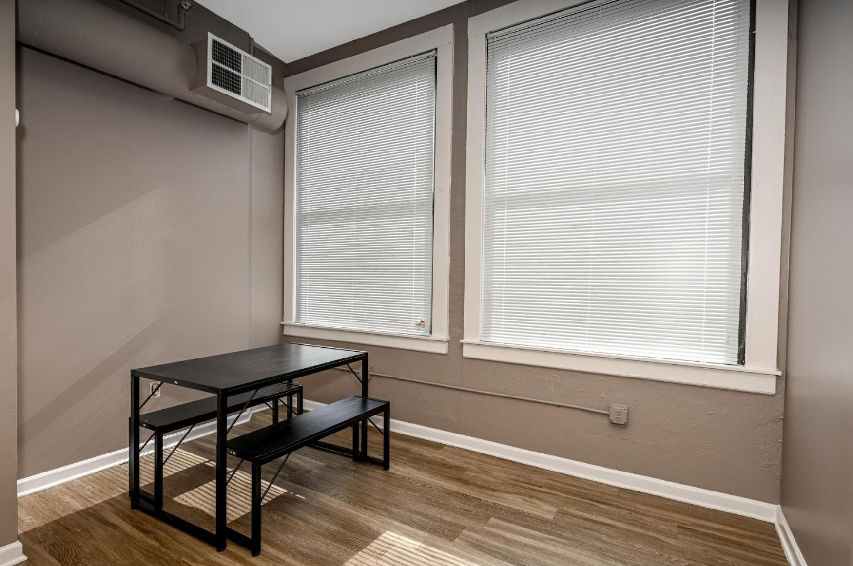 2 Bath Prkg+Gym+Sauna Perk Plaza +30 Day Cleveland Eksteriør bilde
