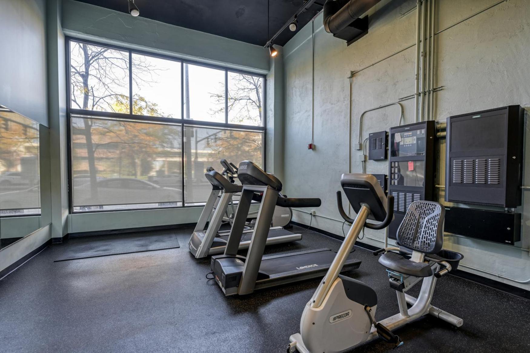 2 Bath Prkg+Gym+Sauna Perk Plaza +30 Day Cleveland Eksteriør bilde