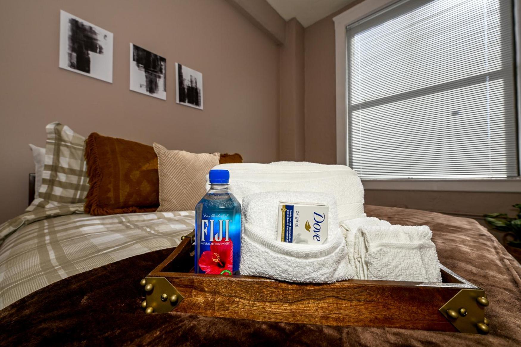 2 Bath Prkg+Gym+Sauna Perk Plaza +30 Day Cleveland Eksteriør bilde